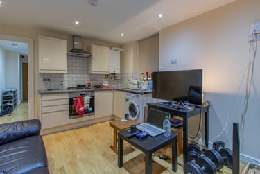 2 bed house, Northcote Street, Plasnewydd, Cardiff, CF243BH - Image 2